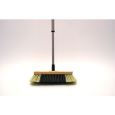 Zimmerbesen Holz mit Telestiel im Display VE 36